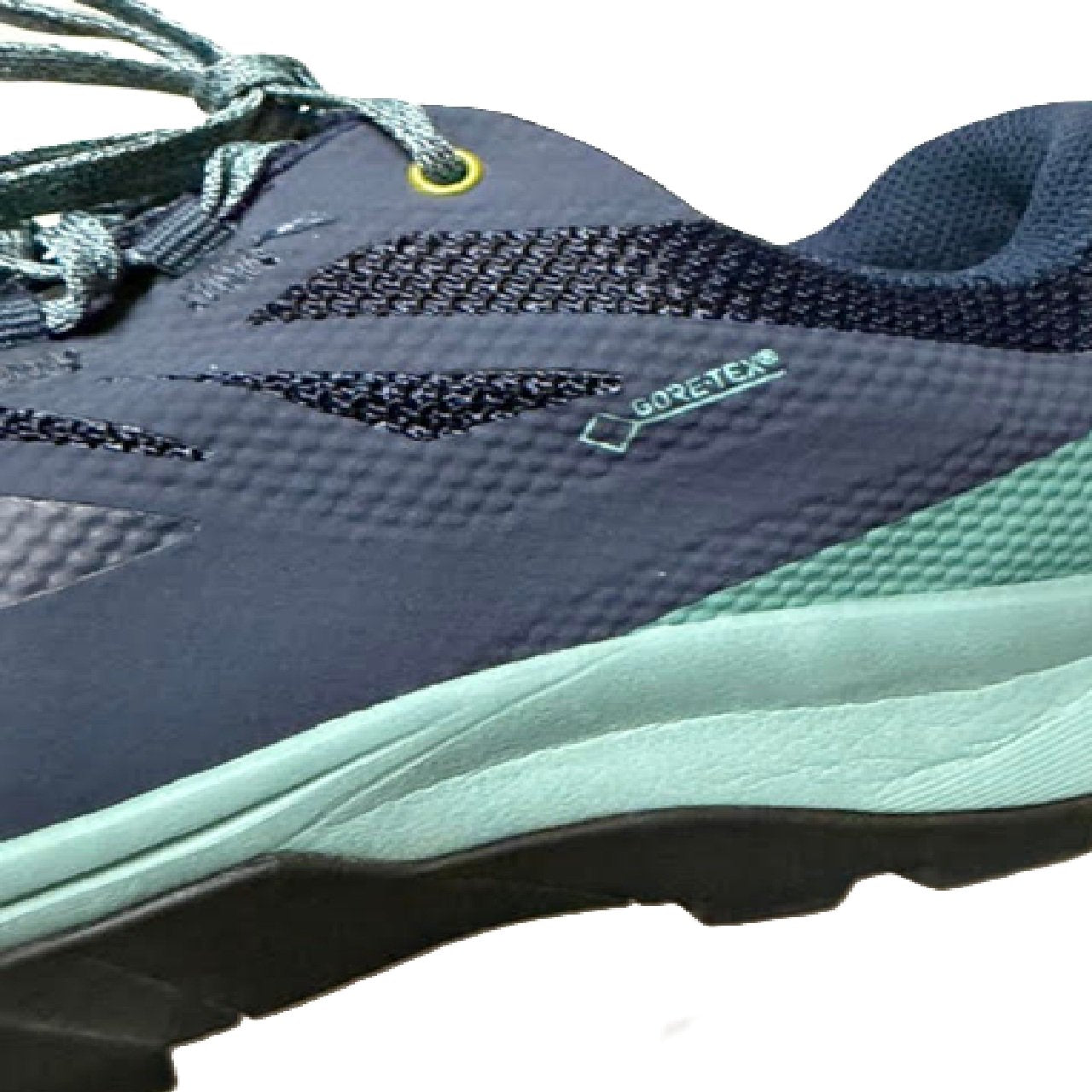 Salomon Outline GTX (Gore-Tex) women's hiking and trail running shoe 9.5 BM1