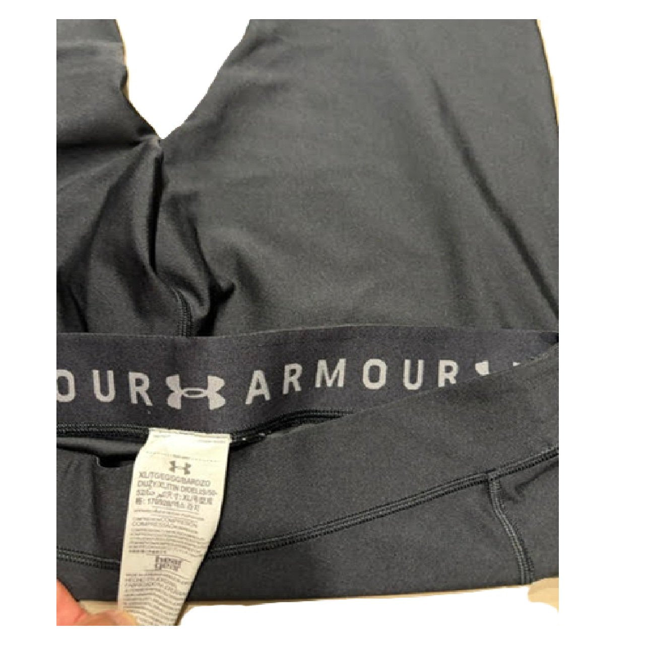 Under Armour Women's HeatGear Printed Capri Leggings, Compression-Fit XL BM1